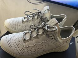 Кросівки ессо 