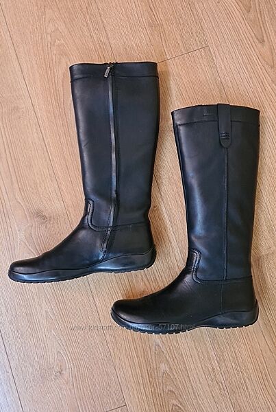 Стильні шкіряні чоботи Geox Respira, розм.39