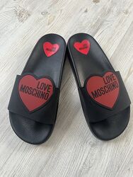 Love Moschino классные шлепанцы 