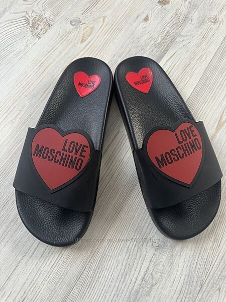 Love Moschino классные шлепанцы 