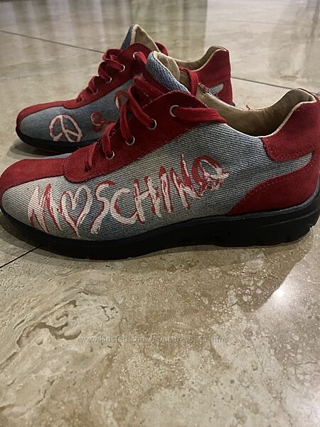 Moschino оригинал