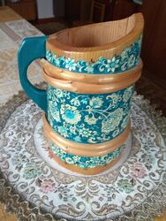 Синій кухоль деревяний розмальований і полакований на замовлення.