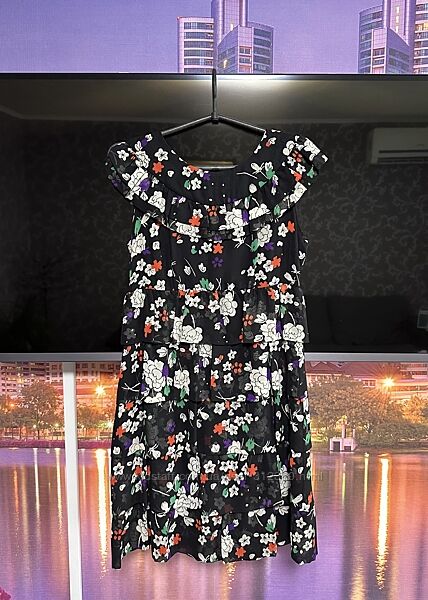 Цветочное красивое нарядное платье 40/42