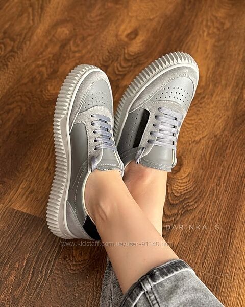 В наявності шкіряні кеди SOLDI. Розміри 36, 37