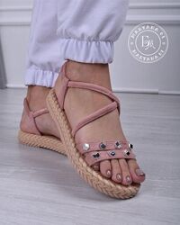 Оригінальні плетені босоніжки / рожеві