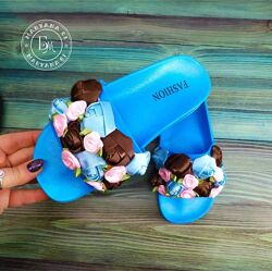 Яскраві жіночі сланці з квіточками 37 розмір