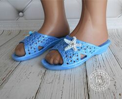 Яскраві літні шльопанці / блакитні