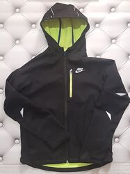 Курточка Nike Athlete