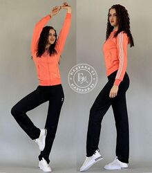 Спортивний костюм adidas з капюшоном