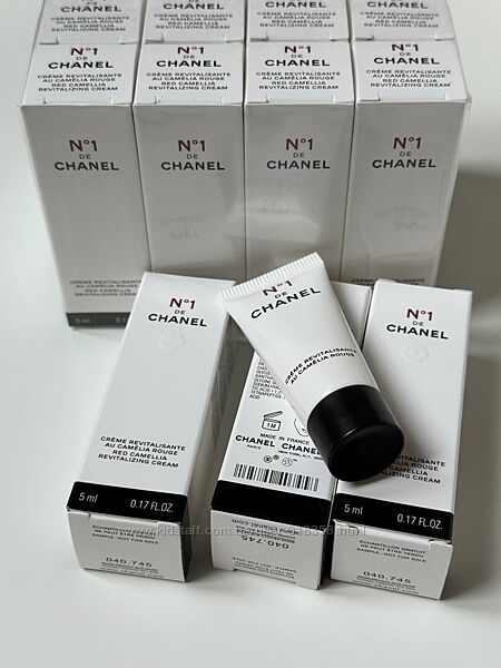 Відновлювальний крем для обличчя Chanel 1 De Chanel Revitalizing Cream 