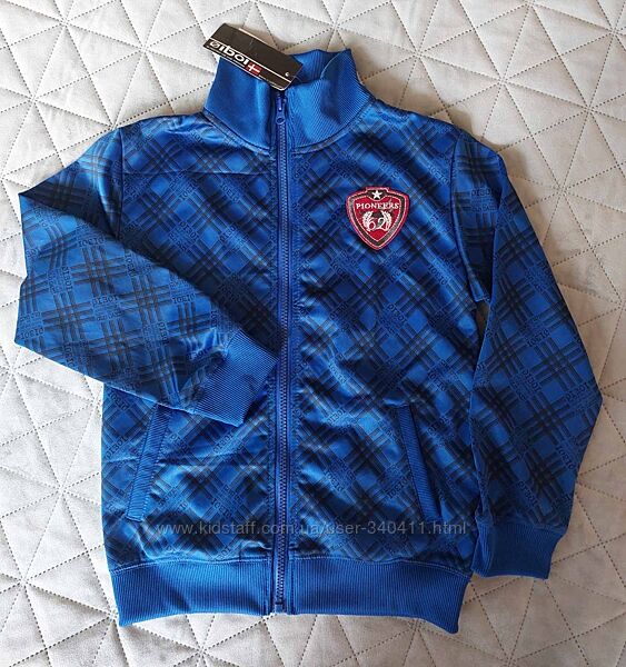 Спортивна мастерка Oiboi на зріст 122 см.