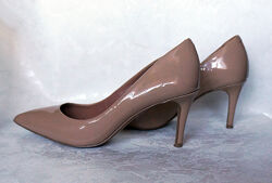 туфли Vince Camuto бежевые 35-36 р  лодочки