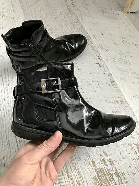 Демисезонные кожаные ботинки Clarks