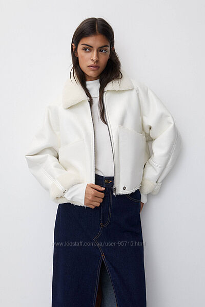 Укорочена куртка дублянка зі штучним хутром Pull&Bear - M