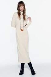 Довга сукня облягаючого крою Zara зі збірками - M, L 