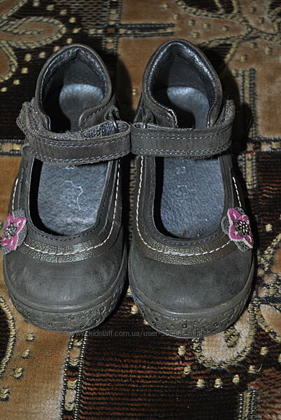 Продам туфельки для девочки