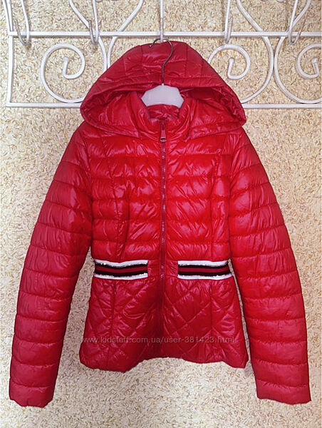 Жіноча куртка з капюшоном