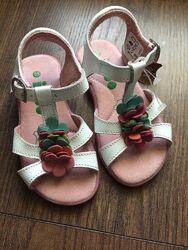 Босоніжки дитячі шкіряні