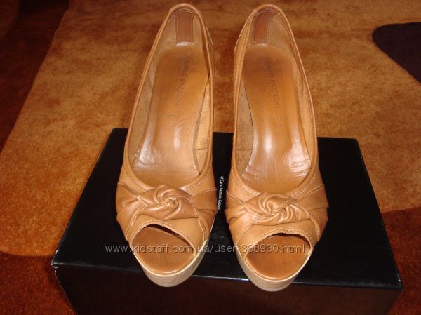 Красивые женские туфли с открытым носком Carlo Pazolini на лето 39 размер