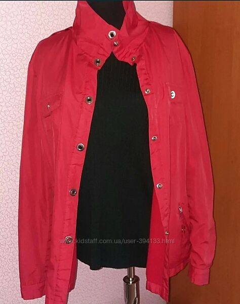 Курточка червоного кольору на флісі