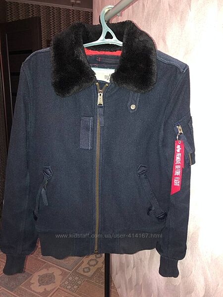 Бомбер харик  полупальто от Alpha Industries с родной лентой