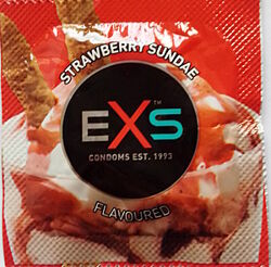 EXS Strawberry Sundae - презервативи з полуничним смаком і запахом 