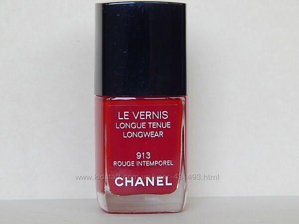 Chanel Le Vernis 913 Rouge Intemporel