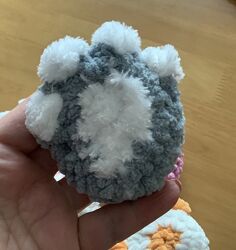 Брелок таба лапка. Брелок лапка.  Антистрес іграшка