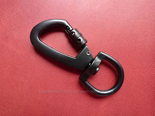 Посилений карабін з замком на поворотному механізмі 