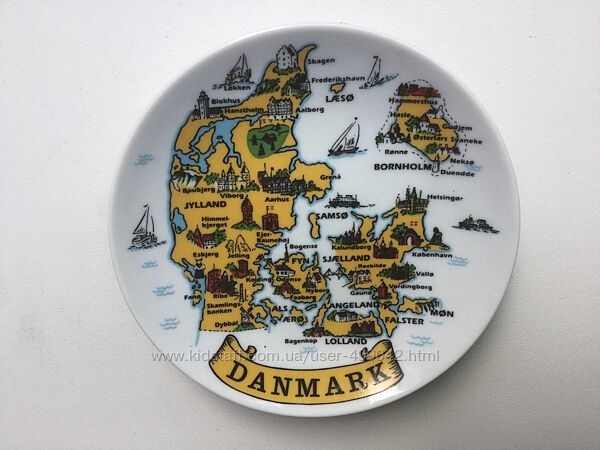 Красивая тарелочка Дания и другие сувениры из скандинавских стран.