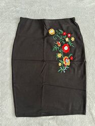 Спідниця міді  карандаш під вишиванку