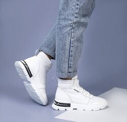 Белые кожаные женские демисезонные ботинки