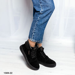 Демисезонные замшевые женские ботинки-кеды