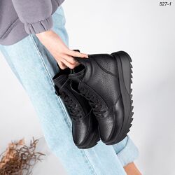 Шкіряні чорні жіночі черевики