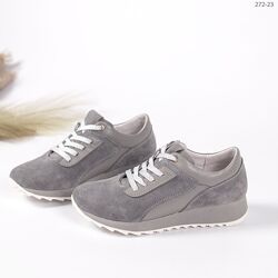 Жіночі сірі замшеві кросівки