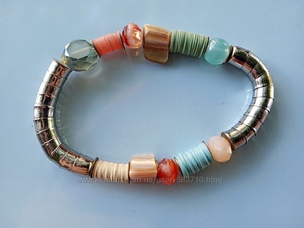 Браслет з натуральними камнями і перламутром на лісці-резиночці 