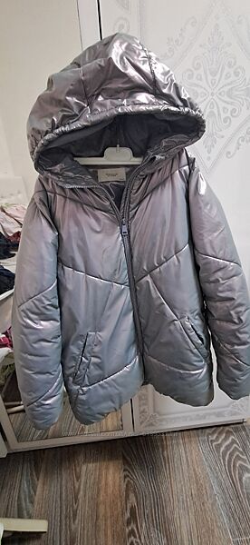 Демисезонна куртка reserved  не промокаюча хамелеон 140-146 см