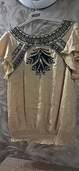 Шикарна шовкова футболка блуза mango з вишивкою