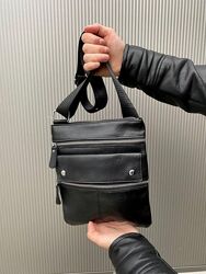 Чоловіча компактна сумка чорна з натуральної шкіри