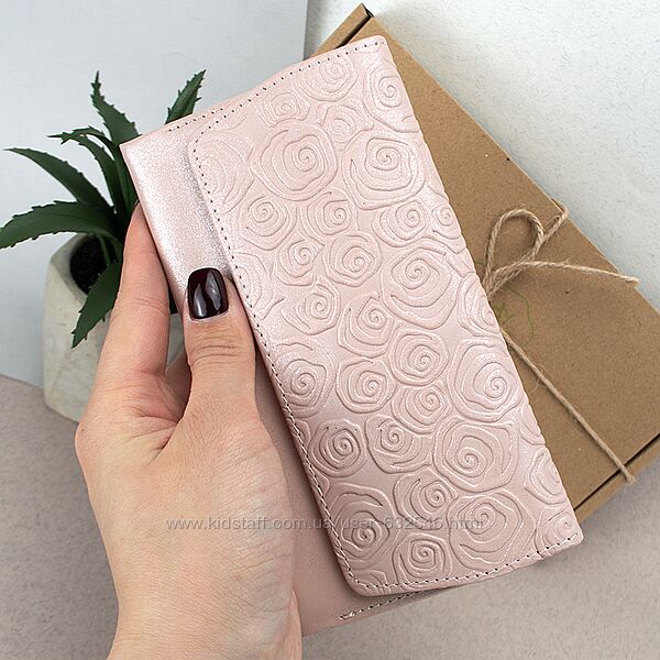 Гаманець жіночий шкіряний Leona рожеві квіти, золото 