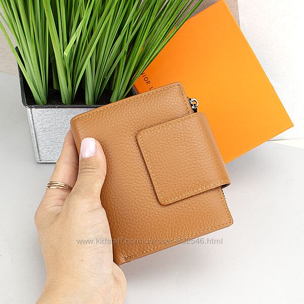 Жіночий шкіряний гаманець маленький Senior на магніті