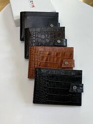 Чоловічі шкіряні гаманці Karya 