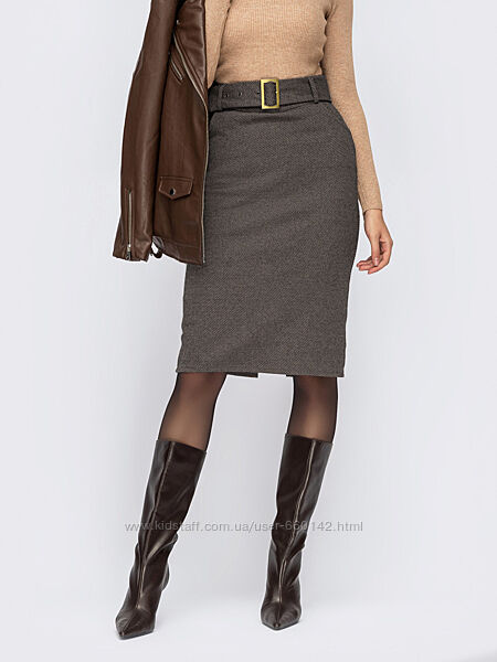 Стильная юбка-карандаш с карманами по бокам коричневая