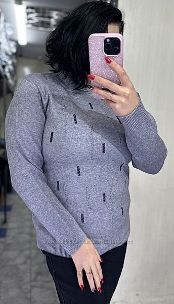 Жіночий трикотажний светр 