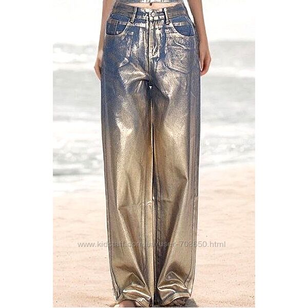 Трендовые широкие джинсы палаццо с тиснением
