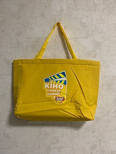Велика яскраво-жовта пляжна сумка