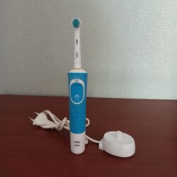 Электрическая зубная щетка Braun Oral-b