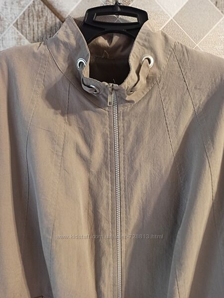 Легкая куртка, ветровка р.56-58