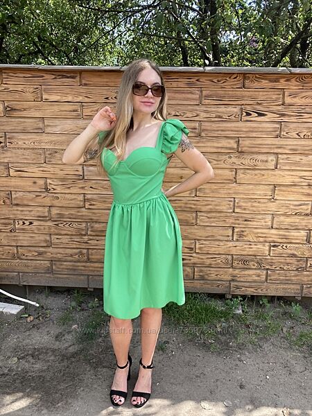 Жіночий зелений сарафан на літо