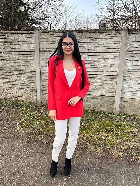 Жіночий яскраво-червоний піджак на весну літо Туреччина